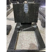 Bokformad gravsten med rosor